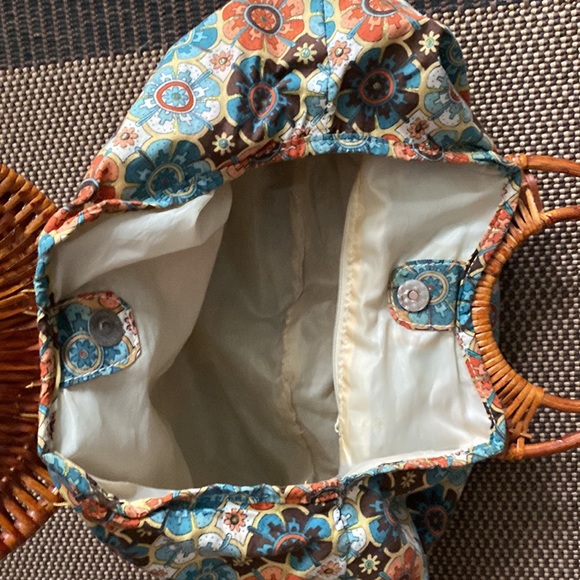 Light summer purse flower details wicker handle - Picture 5 of 11